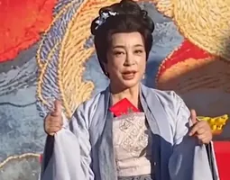 女演员别乱动脸！《小城大事》五位妈妈辈太貌美，险些没认出来她