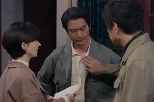 《小城大事》王丽丽死缠烂打郑德诚，看似不理智，实则暗藏心机