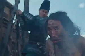 央一《太平年》赌对了！尺度狂飙遭弃剧，却凭服化道与演技封神