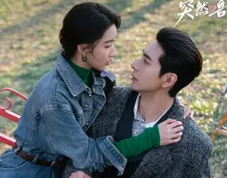 好戏 | 女主遭剧方无端恶意造谣后,这部癫系偶像剧到底怎么样?