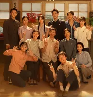 央视剧《纯真年代的爱情》首播收视第1，连看4集我想说，这剧要火