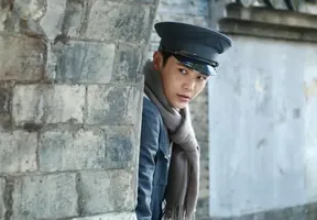 42集谍战大剧来袭！刚播1天收视就爆了，，黄渤、倪大红领衔