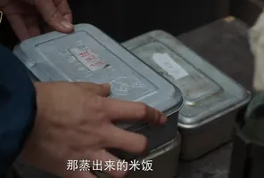 别以为扎俩小辫就是少女，30多岁演学生就算了，演的还是初中生？