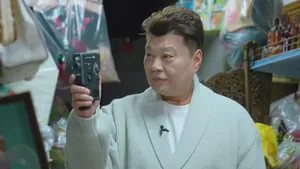 阮兆祥重遇25歲黑膠碟,遭87歲店主要求拍拖送飛吻追問:結婚未?