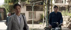 尬到抠脚！央视剧《好好的时光》，张月31岁硬演初中生太离谱！